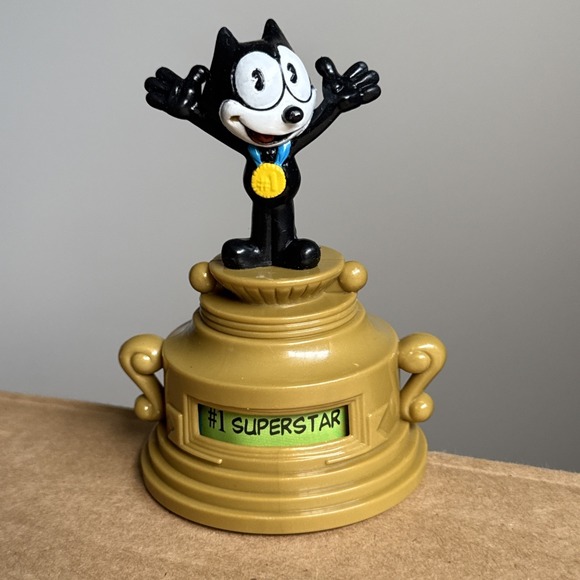 Vintage 1990 Felix The Cat Wendy's Kid's Meal Toy Trophy Figure 4" Collectible - Picture 1 of 14
